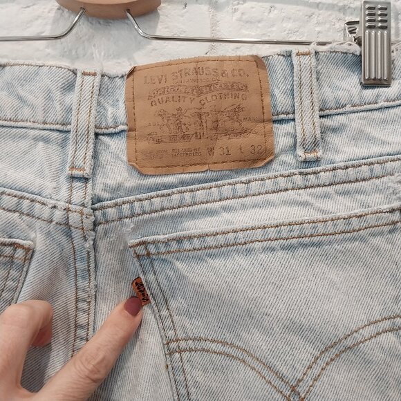 Vintage Levis 550 Jeans Mens 31x32 Faded Blue Orange Tab Distressed Relaxed 90s, - Picture 2 of 15